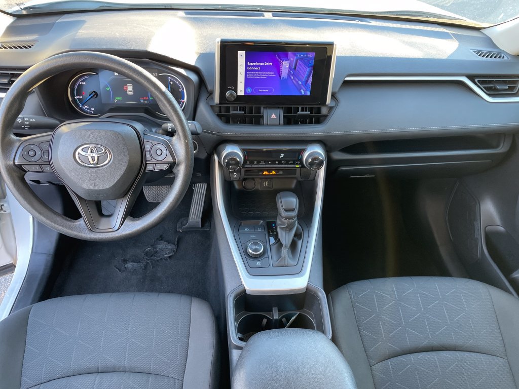 Used 2025 Toyota RAV4 XLE AWD/4WD image 15