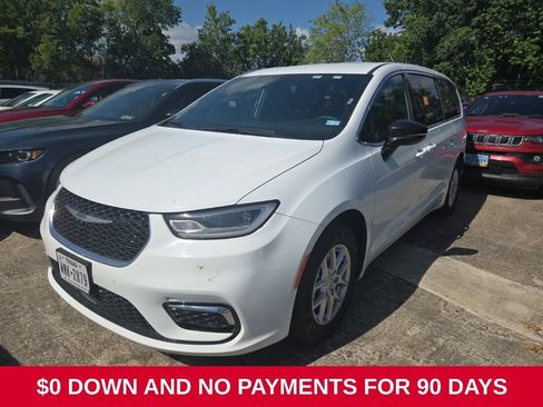 Used 2025 Chrysler Pacifica Select FWD image 1