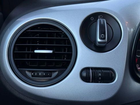 Used 2015 Volkswagen Beetle 1.8T Classic image 26