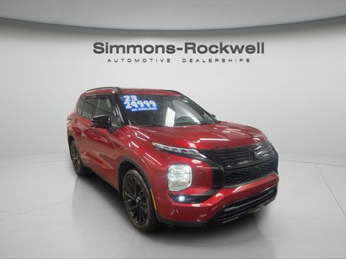 Used 2023 Mitsubishi Outlander SE AWD/4WD image 7