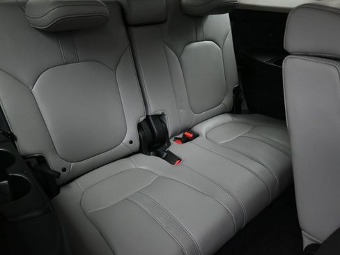 Certified 2023 Honda Pilot Touring image 25