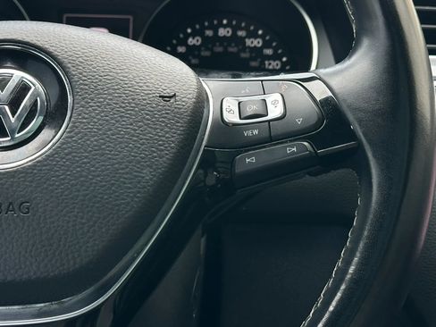 Used 2021 Volkswagen Tiguan SE R-Line image 31