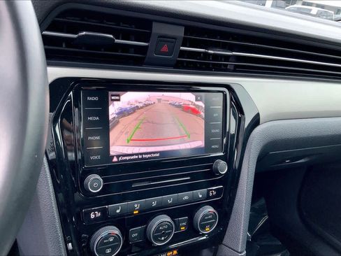 Used 2022 Volkswagen Passat 2.0T SE image 27