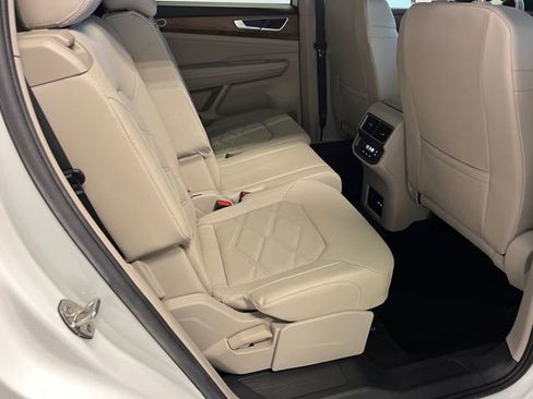 Certified 2024 Volkswagen Atlas SE image 12