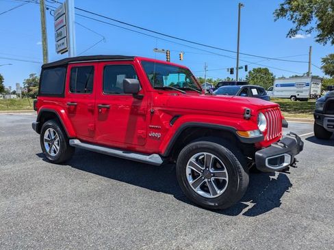 Used 2020 Jeep Wrangler Unlimited Sahara AWD/4WD image 3