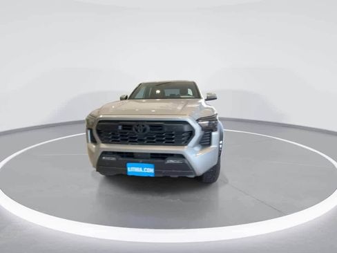 Certified 2025 Toyota Tacoma TRD Off-Road AWD/4WD image 3