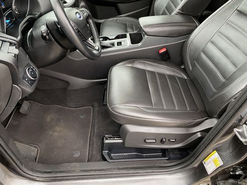 Used 2017 Ford Escape Titanium w/ Equipment Group 301A image 4