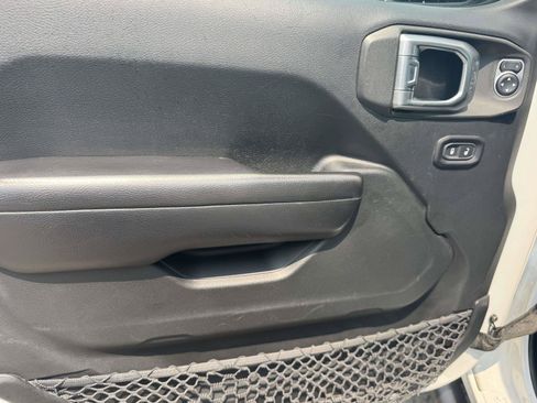 Used 2019 Jeep Wrangler Unlimited Rubicon AWD/4WD image 16