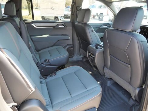 New 2026 GMC Acadia AT4 w/ Luxury Package AWD/4WD image 27