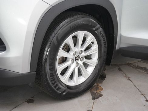 Used 2024 Toyota Grand Highlander XLE image 28