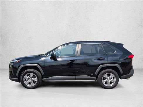 Certified 2025 Toyota RAV4 LE AWD/4WD image 9