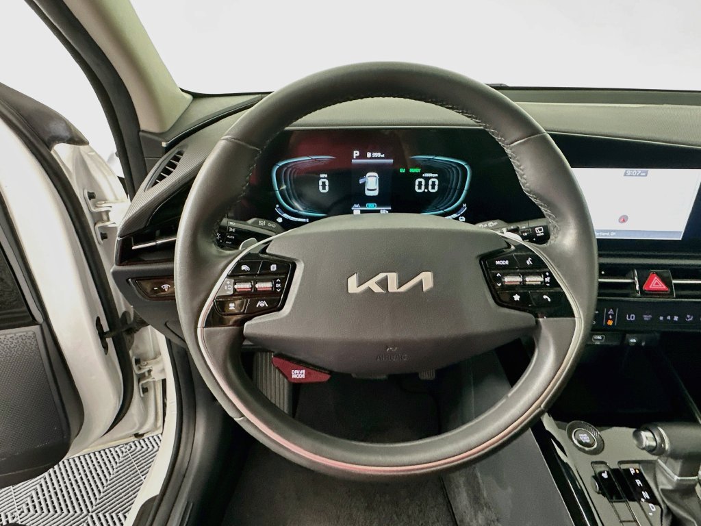 Used 2023 Kia Niro EX FWD image 12