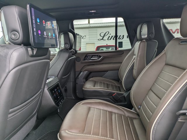 Used 2025 GMC Yukon Denali Ultimate AWD/4WD image 14