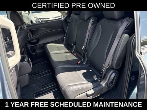 Used 2025 Kia Carnival SX w/ SX Dark Edition Package FWD image 17