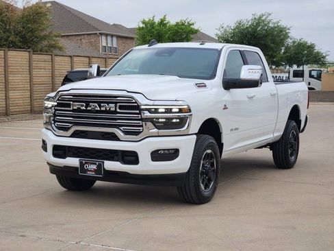 Used 2026 RAM 2500 Laramie AWD/4WD image 11