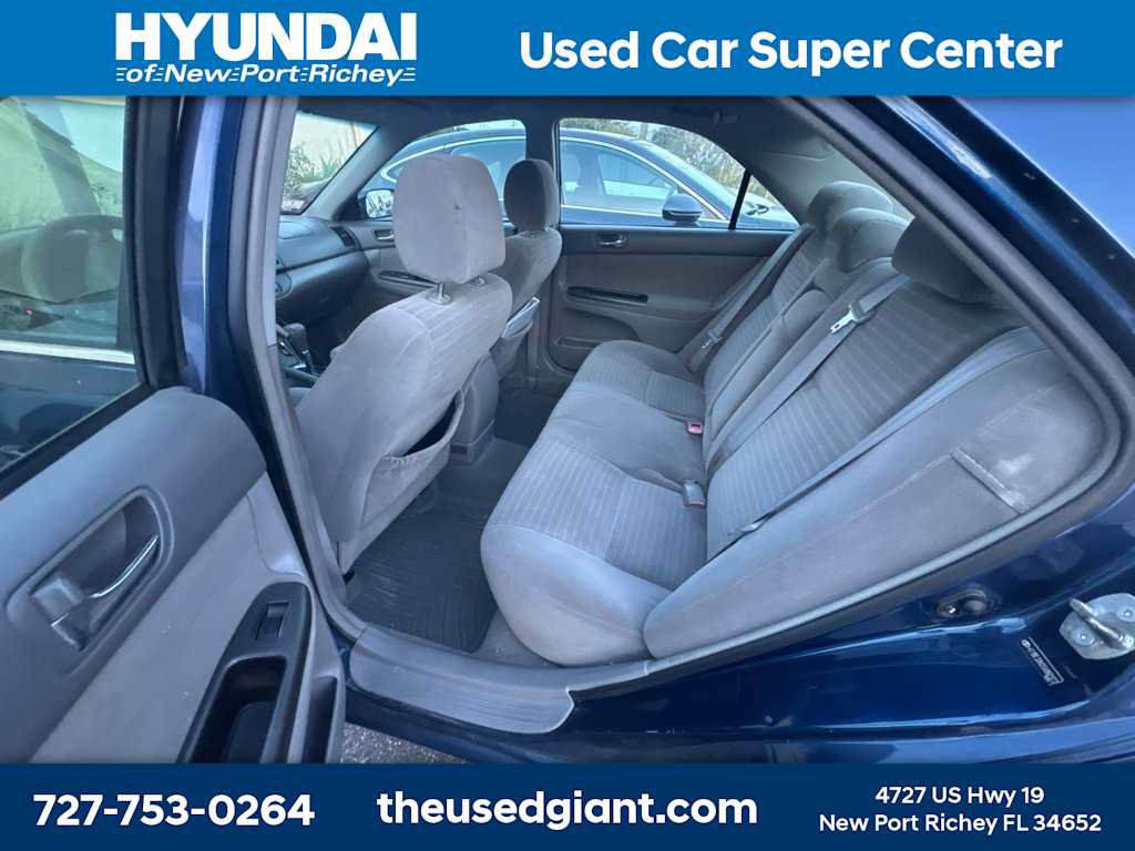 Used 2005 Toyota Camry LE FWD image 11