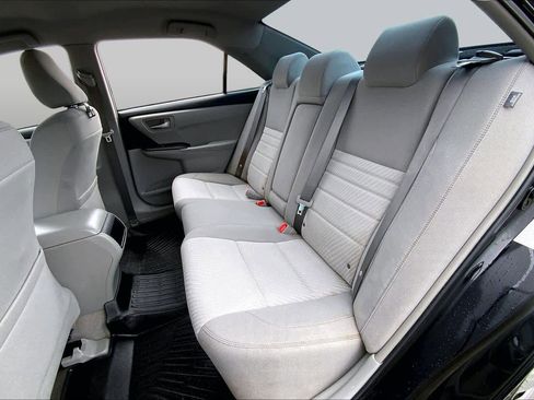 Used 2015 Toyota Camry LE FWD image 20