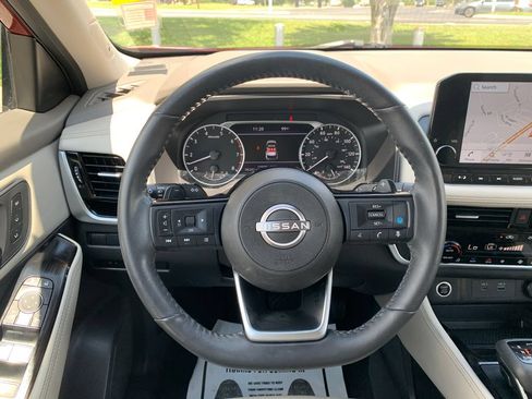 Used 2023 Nissan Rogue SL w/ SL Premium Package FWD image 12