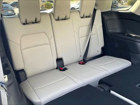 New 2026 Nissan Pathfinder SL image 14