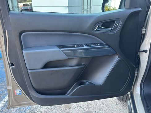 Used 2022 Chevrolet Colorado Z71 AWD/4WD image 15