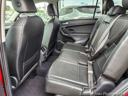 Used 2021 Volkswagen Tiguan SEL FWD image 9