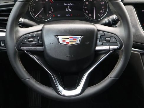 Certified 2024 Cadillac XT6 Luxury FWD image 14
