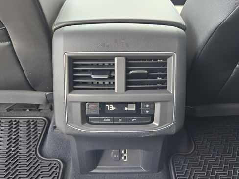 Used 2019 Volkswagen Atlas SE FWD image 11