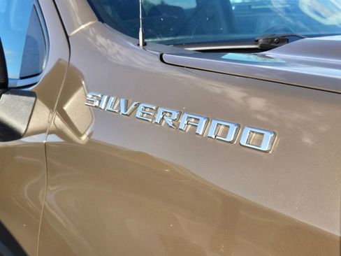 Used 2023 Chevrolet Silverado 1500 LT AWD/4WD image 14