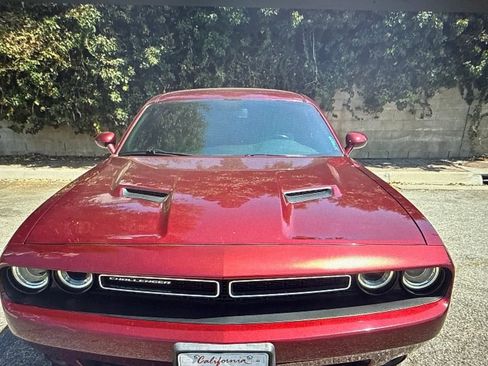 Used 2019 Dodge Challenger SXT RWD image 12