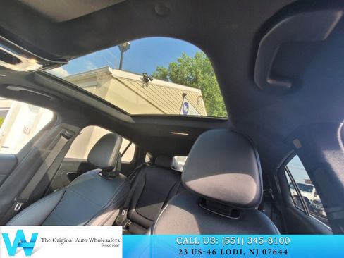 Used 2025 Mercedes-Benz GLC 300 4MATIC image 9