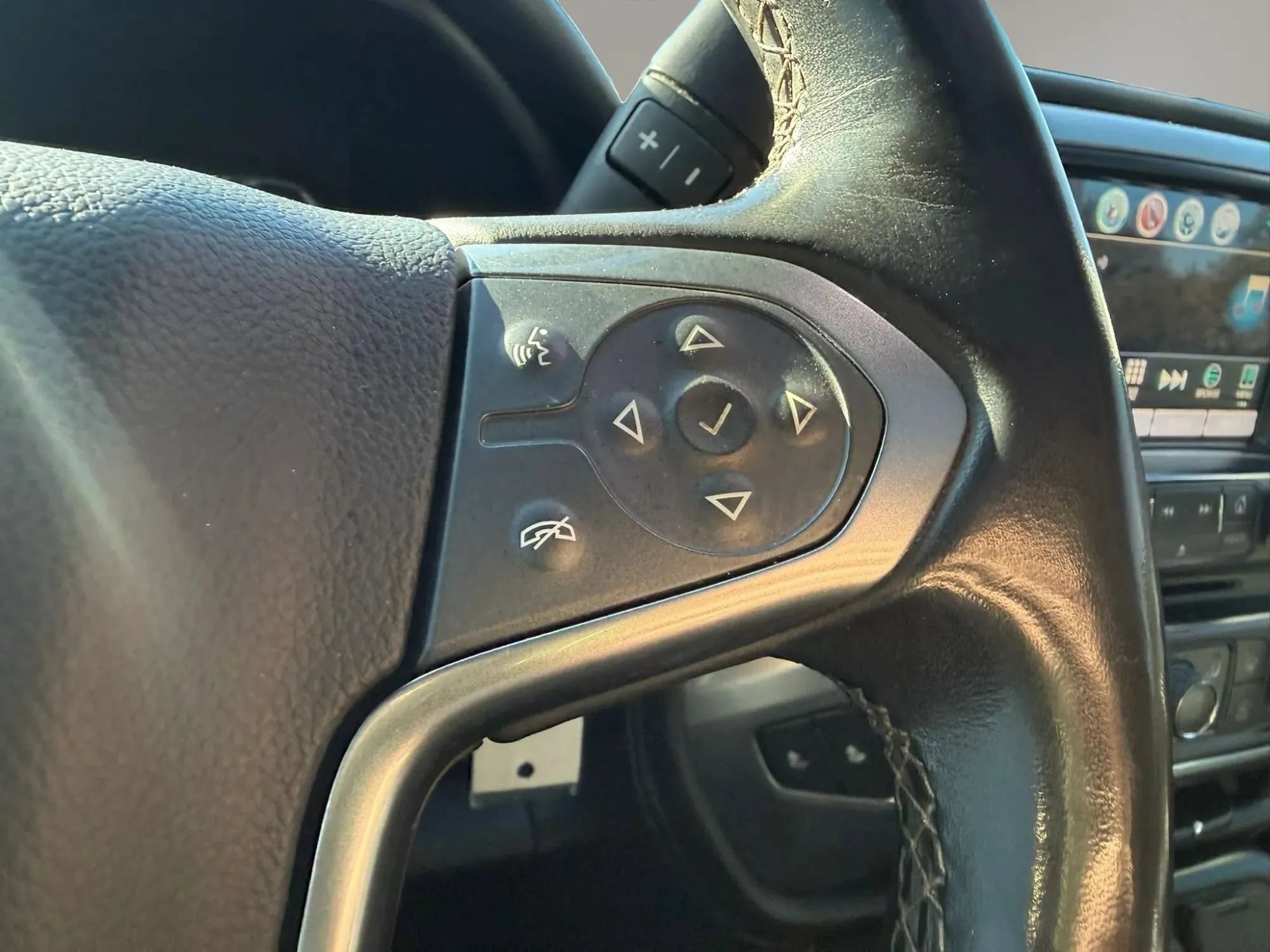 Used 2017 Chevrolet Silverado 1500 LTZ w/ Sport Package AWD/4WD image 18