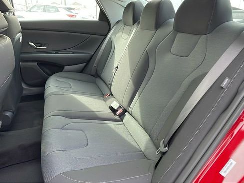 Used 2026 Hyundai Elantra SE FWD image 16