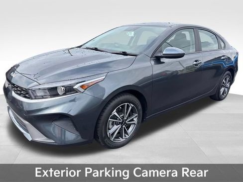 Used 2022 Kia Forte LXS FWD image 10