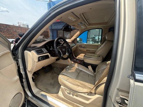 Used 2008 Cadillac Escalade AWD image 8