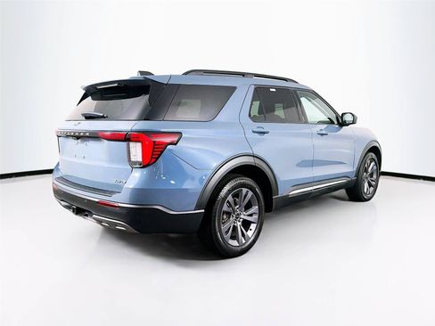 Used 2025 Ford Explorer Active w/ Active Comfort Package AWD/4WD image 11