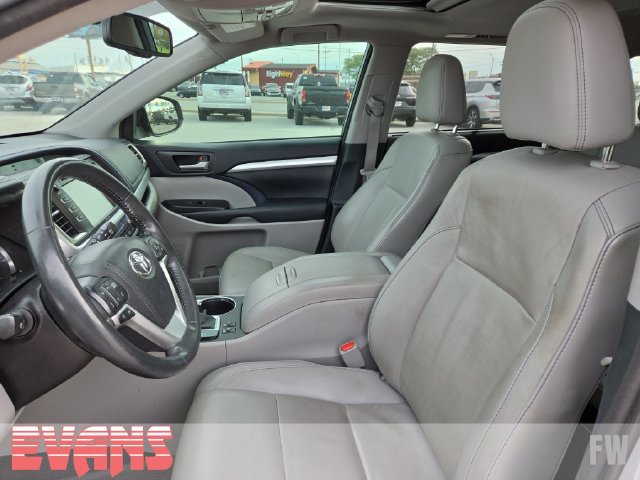Used 2015 Toyota Highlander XLE AWD/4WD image 19