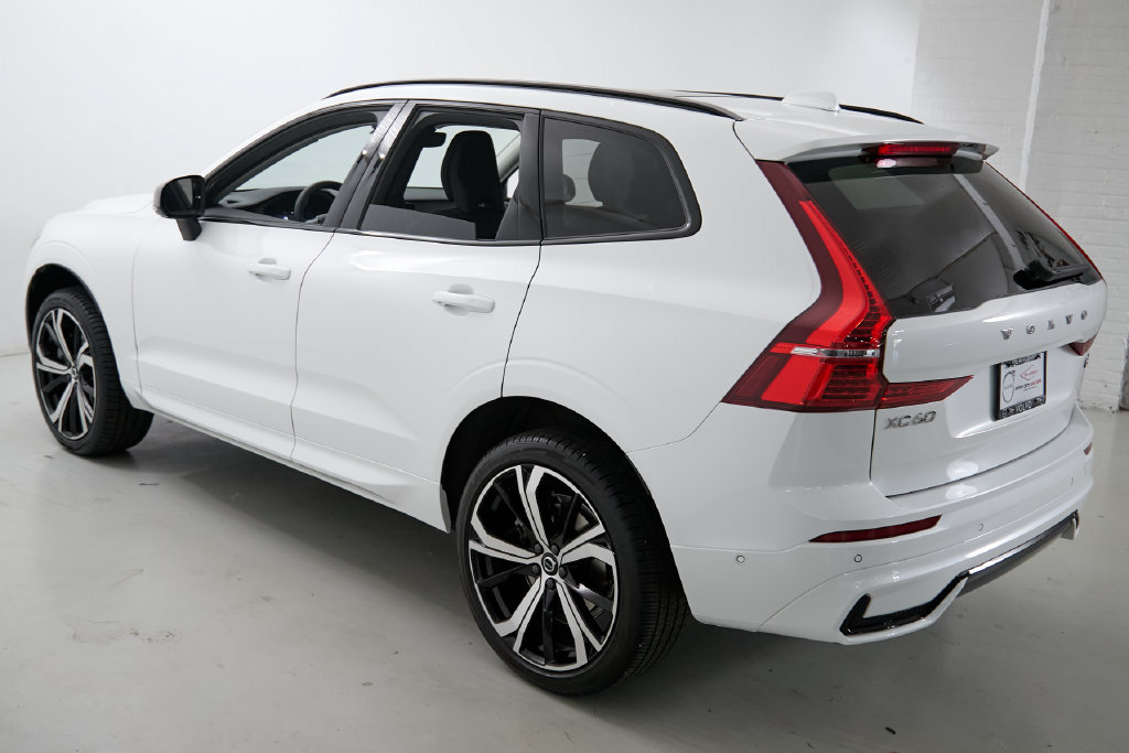 Certified 2023 Volvo XC60 B6 Ultimate w/ Climate Package AWD/4WD image 7