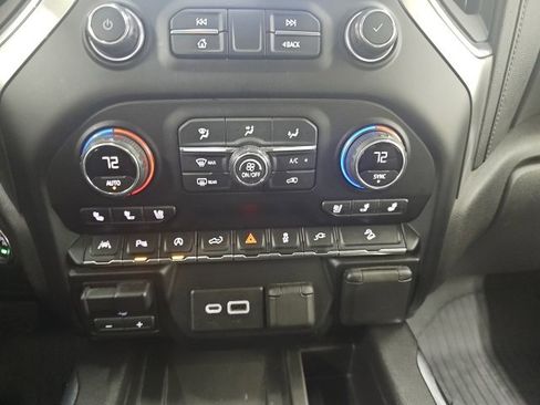 Used 2021 Chevrolet Silverado 1500 LTZ w/ LTZ Premium Package image 8