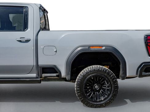 Used 2024 GMC Sierra 2500 AT4X image 11