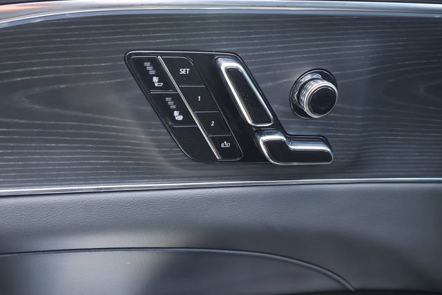 Used 2024 Cadillac Lyriq Luxury AWD/4WD image 13