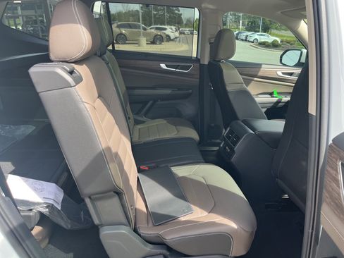 New 2026 Volkswagen Atlas SEL AWD/4WD image 32