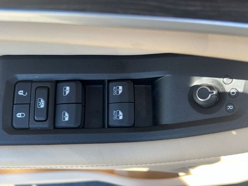 Used 2024 Jeep Grand Cherokee L Limited w/ Luxury Tech Group II AWD/4WD image 12