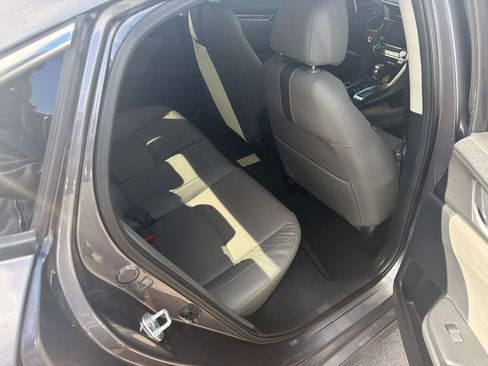 Used 2021 Honda Civic EX-L image 10