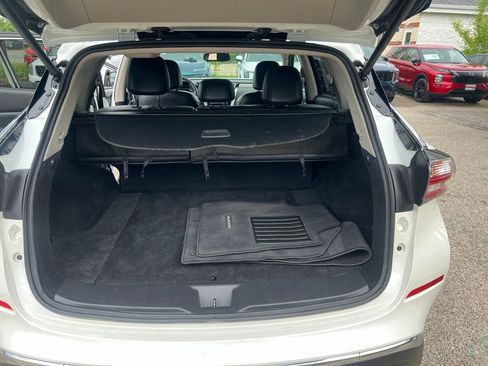 Used 2018 Nissan Murano SL w/ Cargo Package FWD image 11