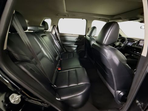 Used 2022 Nissan Rogue SV w/ SV Premium Package image 27