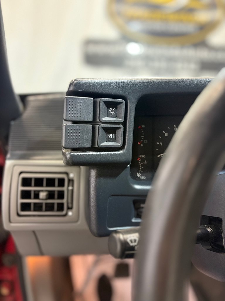 Used 1987 Ford Mustang GT RWD image 28