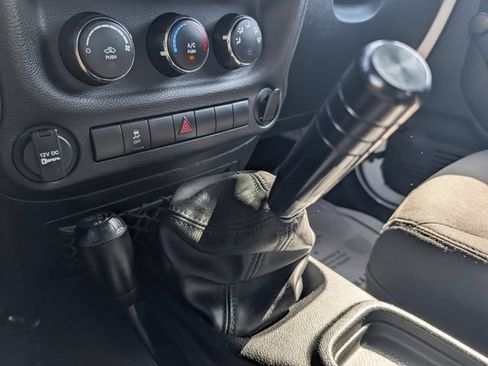 Used 2017 Jeep Wrangler Unlimited Sport AWD/4WD image 8