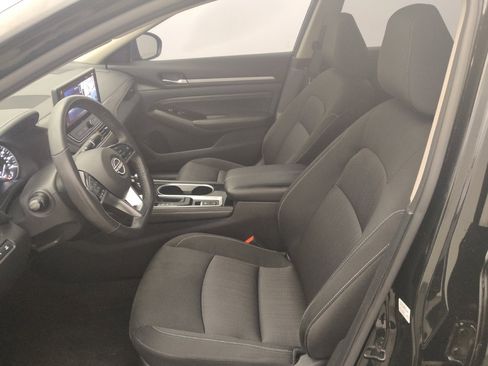 Used 2023 Nissan Altima 2.5 SV w/ SV Premium Package FWD image 17