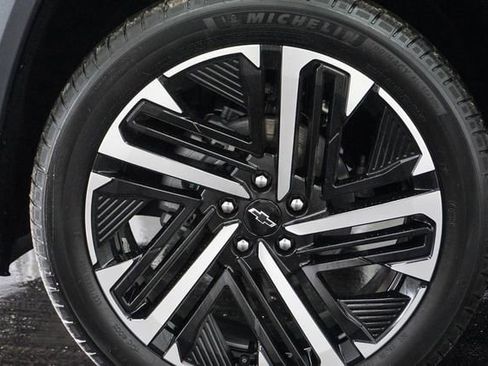 New 2026 Chevrolet Equinox RS w/ Safety and Technology Package FWD image 5