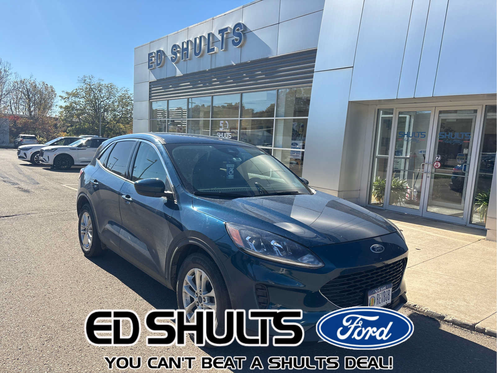 Used 2020 Ford Escape SE FWD image 1